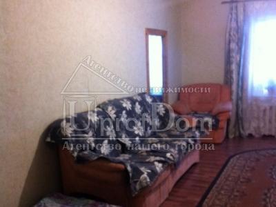 Дом, в п. Кукуштан, общ пл 200 кв.м., 12 соток земли Дом, в п. Кукуштан, общ пл 200 кв.м., 12 соток земли