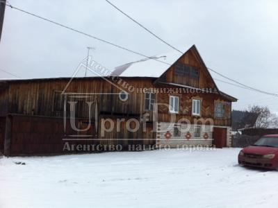 Дом, в п. Кукуштан,  общ пл 200 кв.м., 12 соток земли